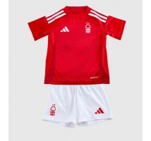 Nottingham Forest Koszulka Podstawowa dzieci 2024-25 Krótki Rękaw (+ krótkie spodenki)